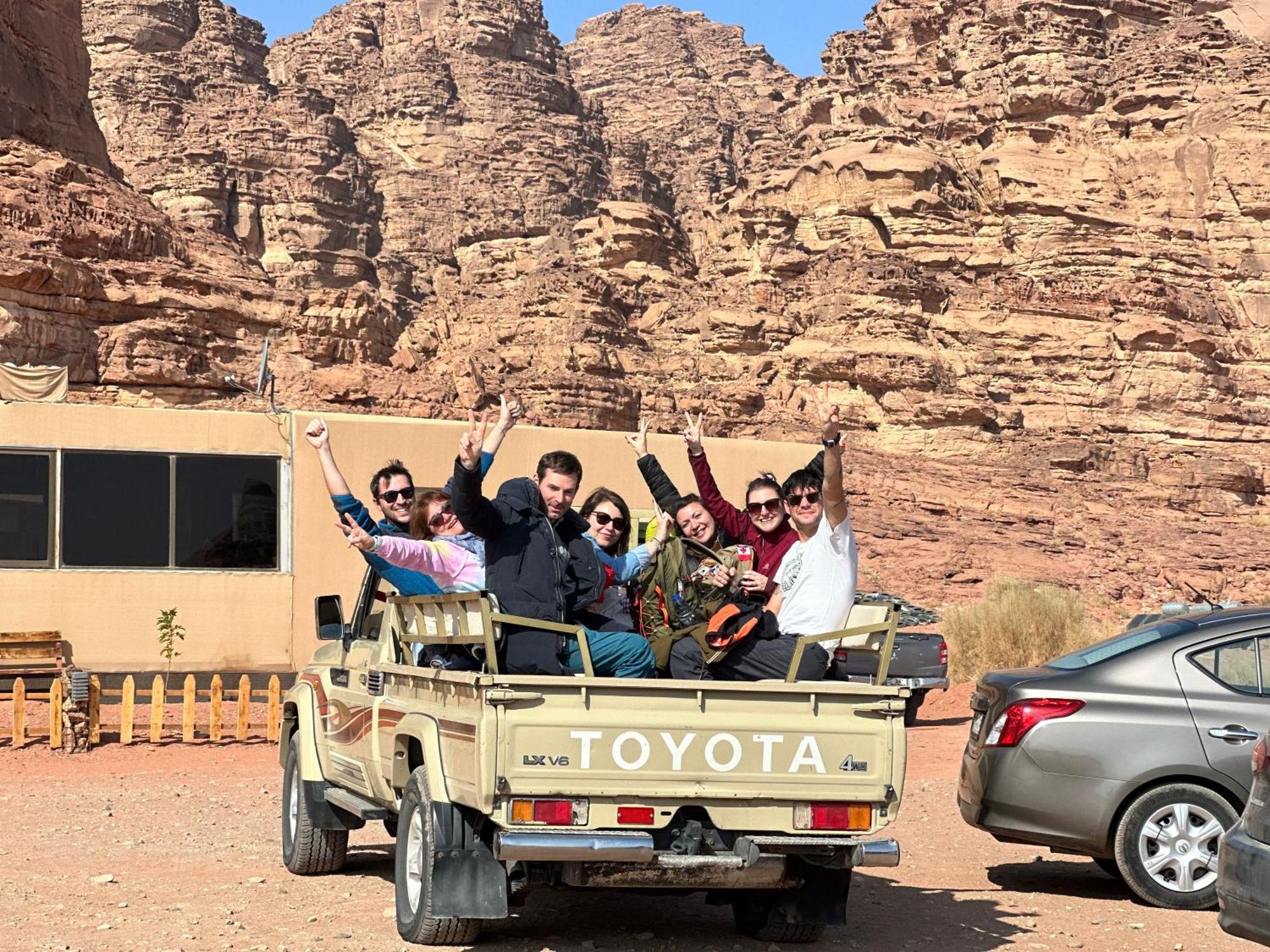Wadi Rum Sunset Camp 外观 照片